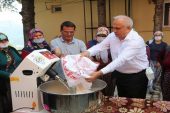 Erdemli Belediyesi, hamur yoğurma makinesi hediye ediyor