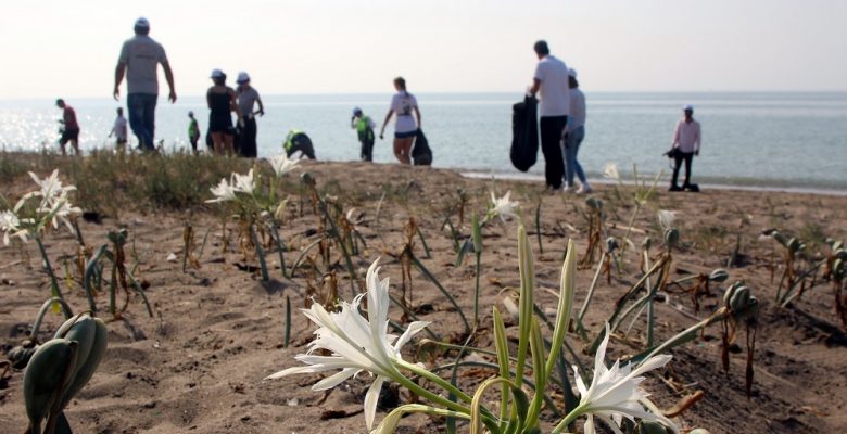 Kazanlı Sahili Baştan Sona Temizlendi