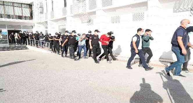 Fuhuş Operasyonunda 152 Şahıs Yakalandı