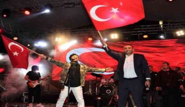 “Yaşasın Kuvayi Milliye ruhu, yaşasın cumhuriyet”