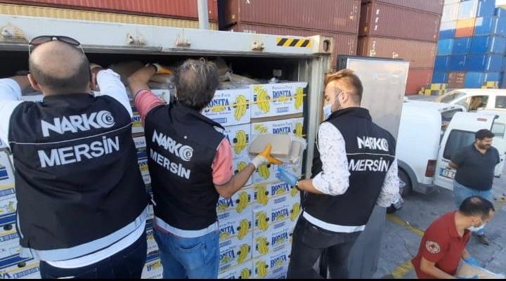 MUZ KOLİLERİ ARASINDA 60 KİLO 950 GRAM “KOKAİN” ELE GEÇİRİLDİ