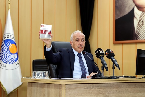 Başkan Gültak,”Büyükşehir Belediyesi, dere yataklarına ve lisanslı olmayan yerlere dolgu maddesi döküyor mu, dökmüyor mu?”