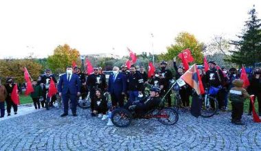 547 kilometre pedal çevirip Anıtkabir’e ulaştılar