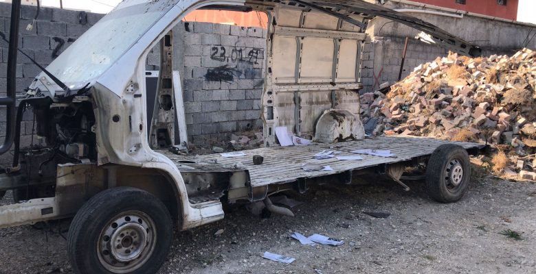 Hacizli Araçları Parçalayıp Satıyor