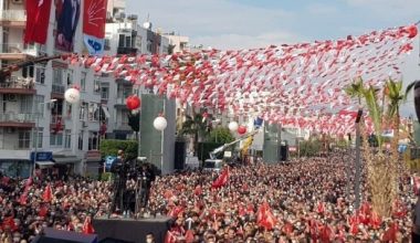 CHP, erken seçim çağrısı ile Mersin’de “Milletin Sesi” mitingi yaptı