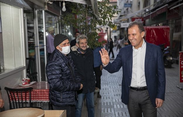 Başkan Seçer, esnafı gezdi