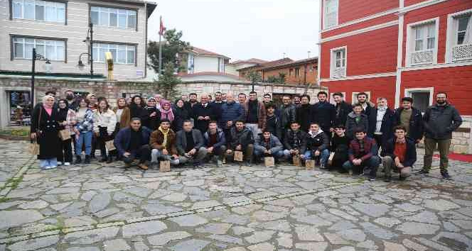 Erdemli Belediyesi, İstanbul’da Erdemlili üniversite öğrencileriyle bir araya geldi