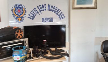 ARABANIN ÖN CAMINA YAZDIRDIĞI YAZI İLE YAKAYI ELE VERDİ