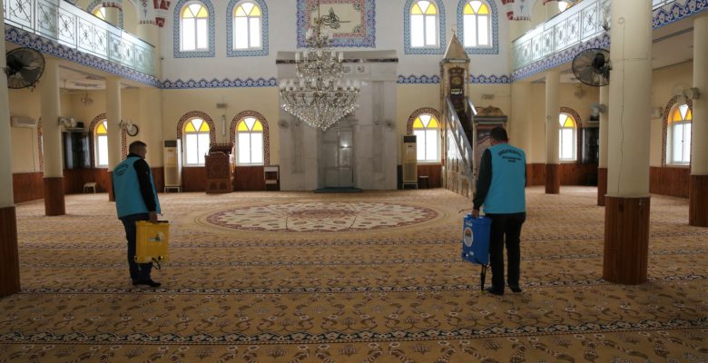 Toroslar Belediyesi, dezenfeksiyon çalışmalarını aralıksız sürdürüyor