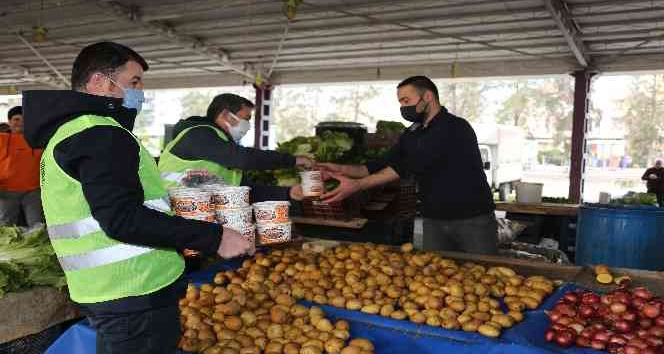 Erdemli Belediyesinden, sabahları sıcak çorba ikramı