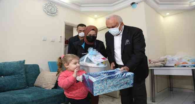 ‘Hoş Geldin Bebek’ Erdemli’de yüz güldürüyor