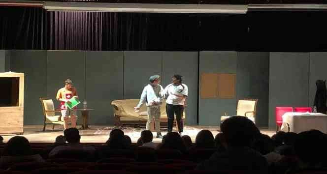 Erdemli’de ‘Yatırlı Günler’ adlı tiyatro oyunu sahnelendi