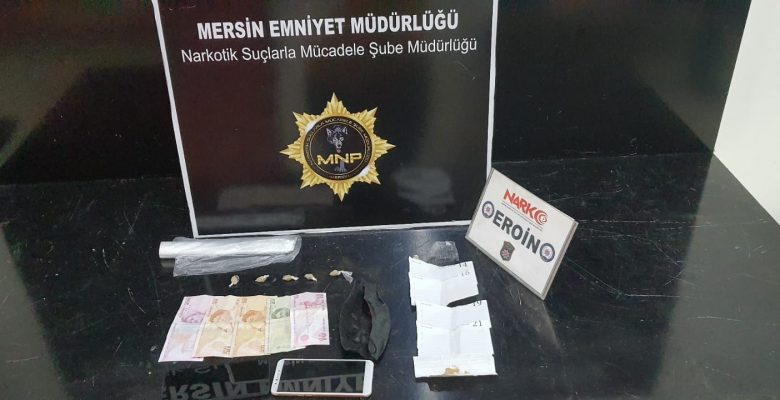 MERSİN POLİSİ  940 GRAM TOZ ESRAR MADDESİ ELE GEÇİRDİ