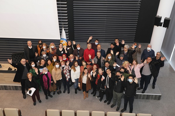 Mezitli Belediye Başkanı Tarhan, gönüllü kahramanlarla bir araya geldi