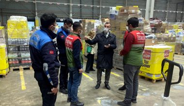 Zincir marketlerin depolarında satışa hazır binlerce litre  yağ ele geçirdi