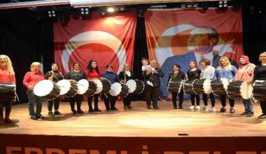 Sahura kadın Ramazan davulcuları uyandırdı