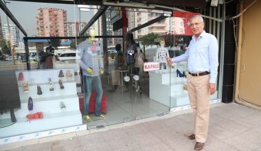 Başkan Tarhan, Esnaf Gezmek İstedi, Kapalı Kepenklerle Karşılaştı