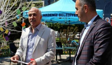 Öğrenciler, dileklerini dilek ağacına astı