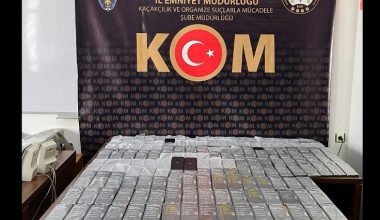 MERSİN POLİSİ  226 KAÇAK TELEFON  YAKALADI