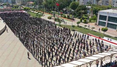 1919 genç aynı anda zeybek oynadı