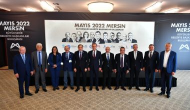 CHP’Lİ BÜYÜKŞEHİR BELEDİYE BAŞKANLARI MERSİN’DE BULUŞTU