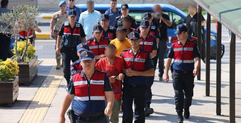 Katil zanlısı, komşu çıkmıştı: 3 Kişi tutuklandı