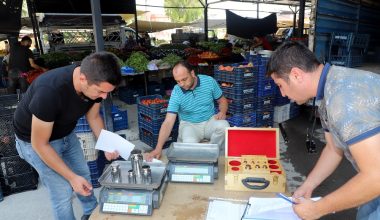 AKDENİZ ZABITASI, SEMT PAZARLARINDA TARTI KONTROLÜ YAPTI