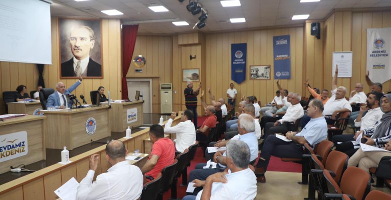 CHP’li meclis üyeleri PKK terör örgütü diyemedi!