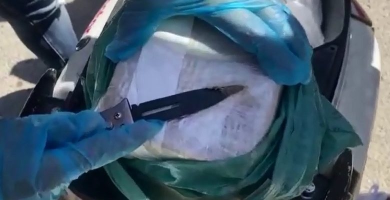 EROİN KURYESİ, 2 KİLO EROİNLE YAKALADI