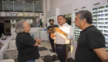 Seçer, İstiklal Caddesi esnafıyla bir araya geldi