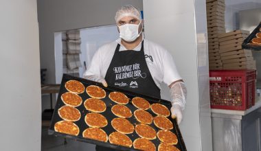 MERSİN BÜYÜKŞEHİR, TAZİYELER İÇİN YEMEK HİZMETİNE BAŞLADI