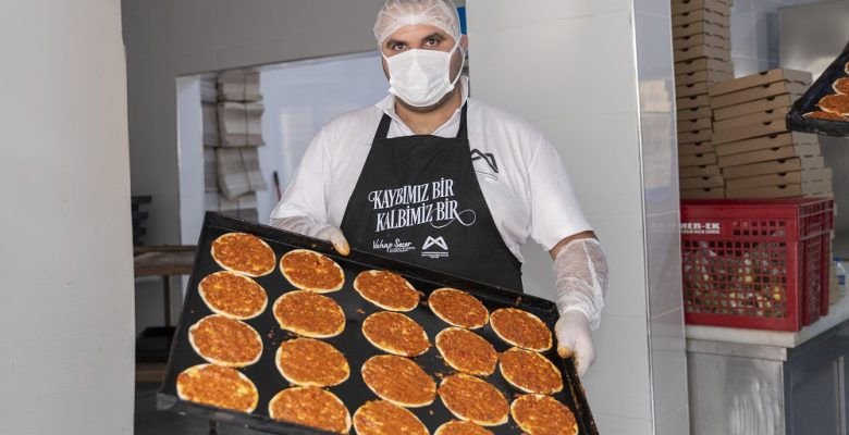 MERSİN BÜYÜKŞEHİR, TAZİYELER İÇİN YEMEK HİZMETİNE BAŞLADI