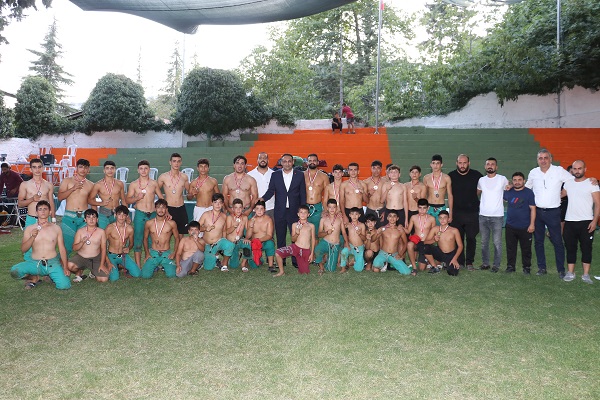 TOROSLAR, ZAFER HAFTASI’NA KARAKUCAK GÜREŞLERİ İLE DAMGA VURDU