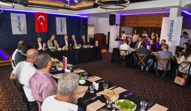 BAŞKAN SEÇER, “MERSİN FIRSATLAR SUNAN BİR MEMLEKET”