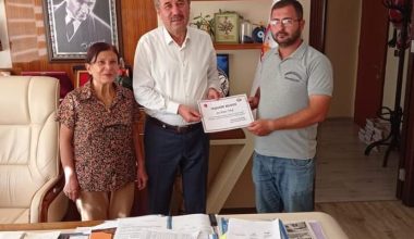 Anamur Belediye Personeli, çöpte bulduğu 100 Bin TL değerindeki altını sahiplerine teslim etti