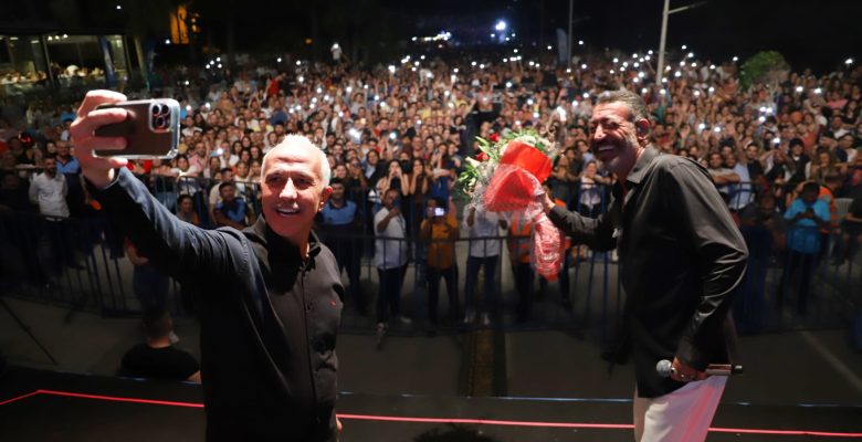 Karaduvar Balık Festivali Coşkusu Hakan Altun Konseri İle Devam Etti