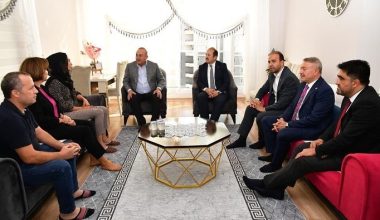 Bakan Çavuşoğlu, Şehit Ailesini ziyaret etti