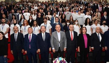 Bakan Çavuşoğlu, Mersin’de önemli temaslarda bulundu