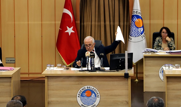 Başkan Gültak, okul inşası için yapılan arsa tahsisine dava açan Meclis üyelerine tepki gösterdi