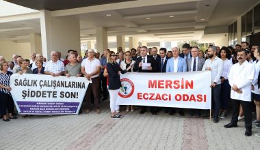 Akdeniz Belediye Başkanı, Mersin Eczacı Odası Başkanı’na yapılan saldırıya tepki gösterdi