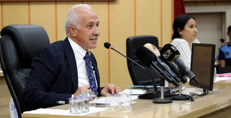 Akdeniz Belediyesi’nden Muhtarlar ve Üniversite Kazanan Öğrencilere Destek