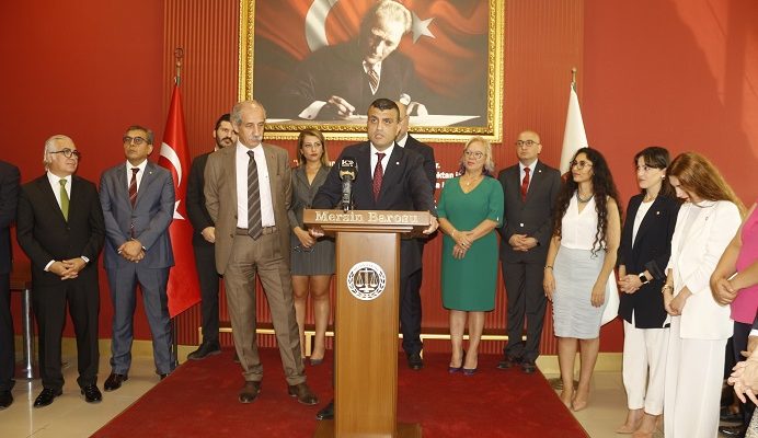 MERSİN BAROSU BAŞKANI GAZİ ÖZDEMİR MAZBATASINI ALDI