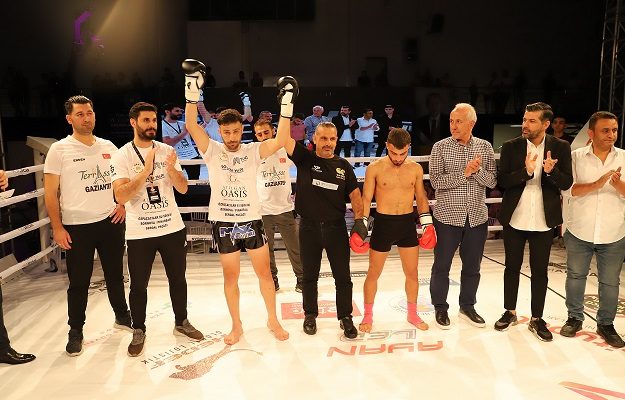 Gültak, Muay Thai Gecesine Katıldı