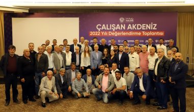 BAŞKAN GÜLTAK, AKDENİZ’İN DEĞİŞİMİNİ MAHALLE BAŞKANLARINA ANLATTI