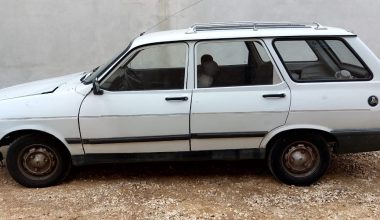 ARABAYI İTEKLEYEREK ÇALDILAR! YAKALANDILAR