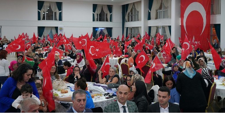 1500 Kadın Tek Yürek