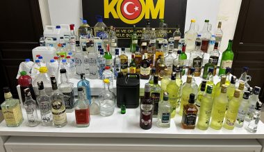 MERSİN POLİSİNDEN SAHTE ALKOL OPERASYONU