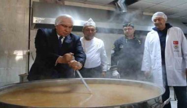 Erdemli’de, her gün 10 bin depremzedeye sıcak yemek