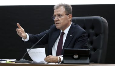 BAŞKAN SEÇER: “BİZİ NE İLLER BANKASI’NDAN NE DE HÜKÜMETTEN BİR YETKİLİ ARAMADI”