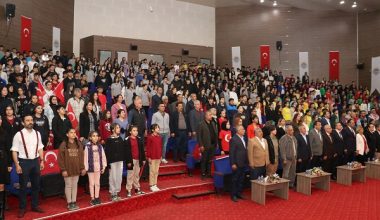 BAŞKAN YILMAZ; “İSTİKLAL MARŞI, BİZİM ORTAK DEĞERİMİZ VE PAROLAMIZDIR”